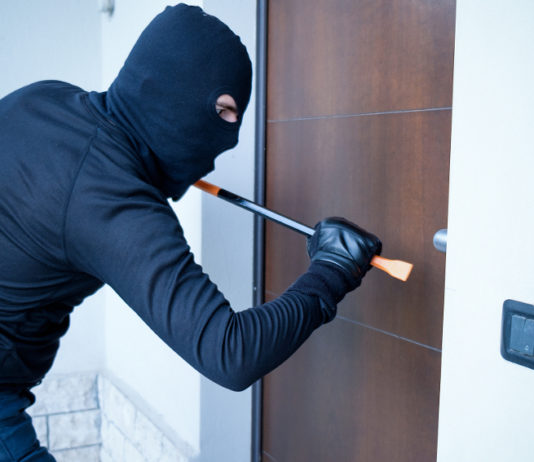 Legittima difesa, il sondaggio di SkyTg24 Legittima difesa, il sondaggio di SkyTg24