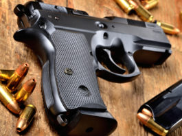 Proposta del Pd sul porto d’armi, il commento di Verini pistola con proiettili e caricatore: proposta del pd sul porto d'armi