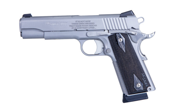 lato sinistro della pistola sig sauer nleomf 1911 stainless