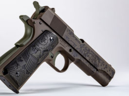 Auto Ordnance The General 1911, la pistola da collezione che celebra lo sbarco in Normandia pistola da collezione auto ordnance the general 1911 sbarco in normandia