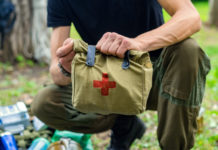 I risultati del progetto Difesa-Banco farmaceutico per donare medicinali ai teatri di crisi donare medicinali ai teatri di crisi: soldato con borsa medicinali tra le mani