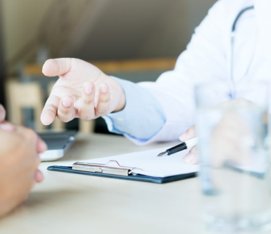 Durata del certificato medico per porto d’armi, la sentenza del Consiglio di Stato medico con paziente, certificato medico per porto d'armi