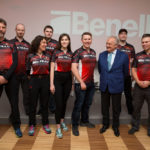 foto di squadra del benelli be team