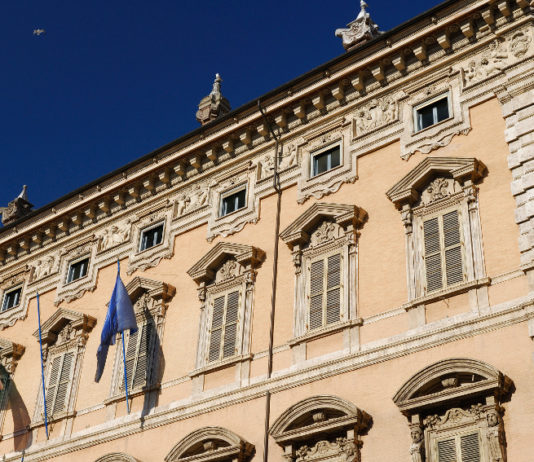 “A Deborah Ballesio non fu consentito di ottenere il porto d’armi per difesa”: interrogazione Lega al Senato facciata di palazzo madama: interrogazione candura lega al senato su ottenere porto d'armi