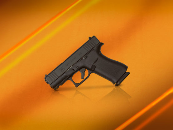 glock g43x su fondo arancio