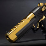 Black and Titanium Gold Desert Eagle, la pistola da collezione nero-oro
