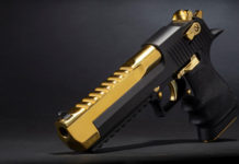 Black and Titanium Gold Desert Eagle, la pistola da collezione nero-oro Black and Titanium Gold Desert Eagle, la pistola da collezione nero-oro