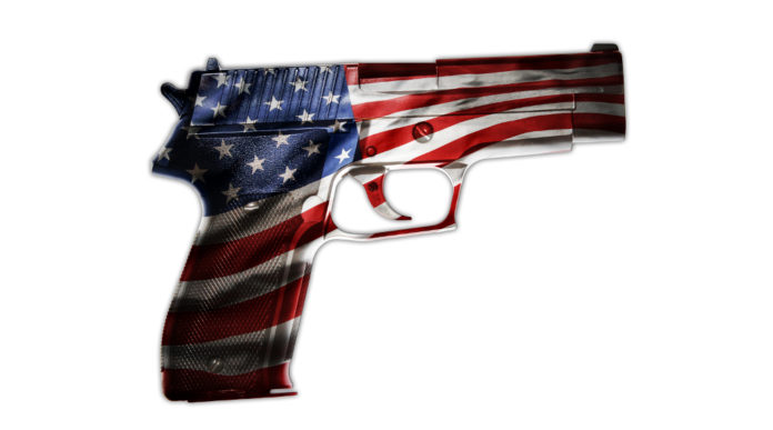 armi americane: pistola con bandiera americana raffigurata su fusto e carrello