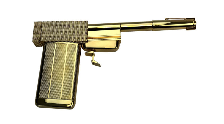 La pistola d'oro di Francisco Scaramanga prodotta in 500 repliche numerate