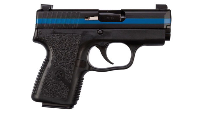 una delle pistole Kahr Thin Blue Line PM9 donate all'Nra
