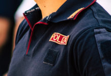 Uso dell’arma di servizio: la sentenza della Cassazione uso dell'arma di servizio: primo piano supoliziotto italiano