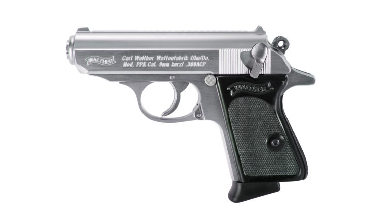 lato sinistro della pistola per il porto occulto Walther PPK in acciaio inossidabile
