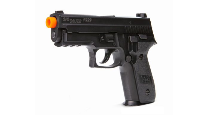 La pistola ad aria compressa Sig Sauer Pro Force P229 Airsoft sbarca sul mercato civile