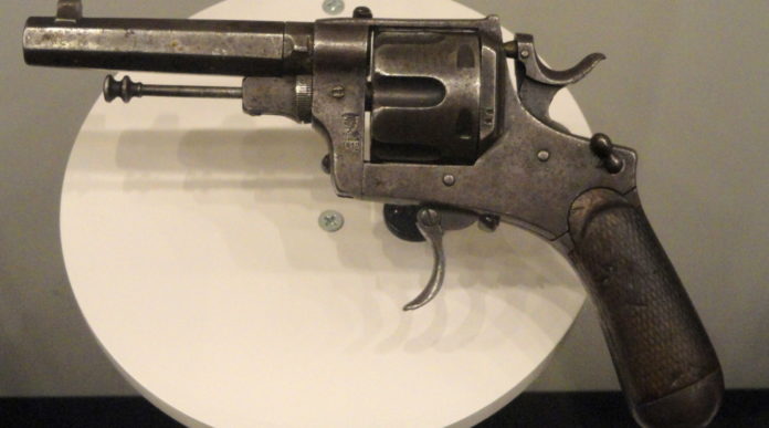 sparare con armi ex ordinanza: revolver Bodeo 1889