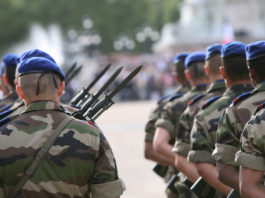 74.596 pistole Glock per le forze armate francesi 74.596 pistole Glock per le forze armate francesi