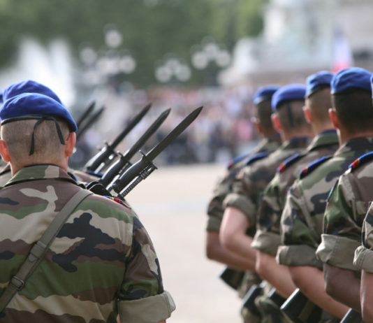 74.596 pistole Glock per le forze armate francesi 74.596 pistole Glock per le forze armate francesi