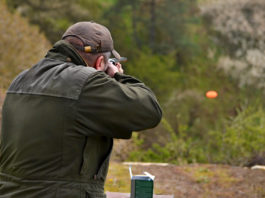 Gestionale per le gare di tiro a volo, la proposta a fine mese Gestionale per le gare di tiro a volo: tiratore spara a piattello in volo