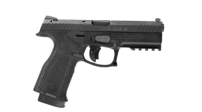 Provare le armi a Hit Show: pistola Steyr A2 MF