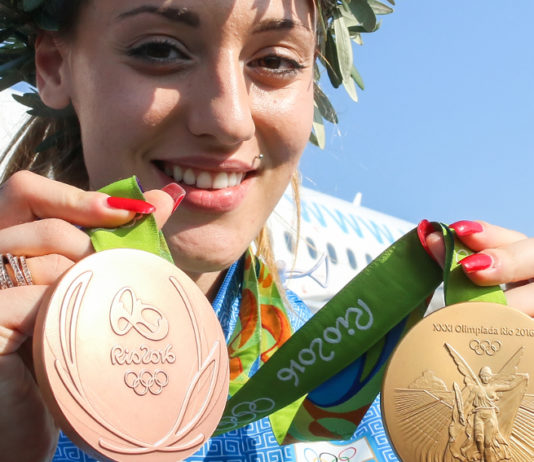 Si accende la fiamma olimpica: la prima tedofora sarà una tiratrice Anna Korakaki prima tedofora Tokyo 2020