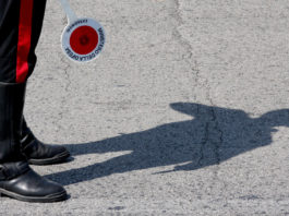 Armi, licenze e Covid-19: nuova autocertificazione = nuovi rischi nuova autocertificazione covid-19: carabiniere a posto di controllo