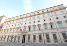 Decreto legge sull’emergenza sanitaria: da oggi le nuove sanzioni Decreto legge sull’emergenza sanitaria: facciata di palazzo chigi