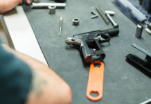 Lavorare nel mondo delle armi: ecco il corso Conarmi-GiGroup lavorare nel mondo delle armi: addetto lavorazioni al banco con pistola