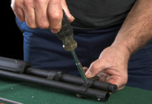 Esame per licenza armi ed esplodenti: ecco date e costi del corso online di Conarmi Esame per licenza armi ed esplodenti: armaiolo sostituisce canna di un'arma lunga