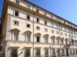 Ripresa delle attività sportive, le parole di Spadafora al Senato Ripresa delle attività sportive: facciata di Palazzo Chigi