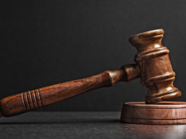 Aumentare la potenza di un’arma di libera vendita è rischioso: la sentenza della Cassazione aumentare la potenza di un'arma clandestina: martello del giudice