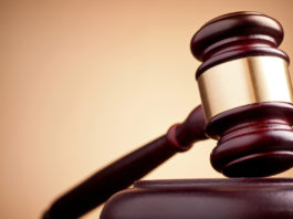 Obbligo di denuncia delle armi ereditate: la sentenza della Cassazione denuncia delle armi ereditate: martello del giudice