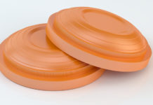 Pubblicate le linee guida per il tiro a volo nella fase due dell’emergenza sanitaria linee guida per il tiro a volo: due piattelli arancioni sovrapposti