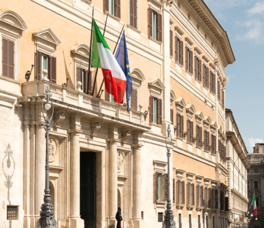 Ripresa dello sport, Spadafora oggi alla Camera Ripresa dello sport: ingresso di palazzo montecitorio, camera dei deputati