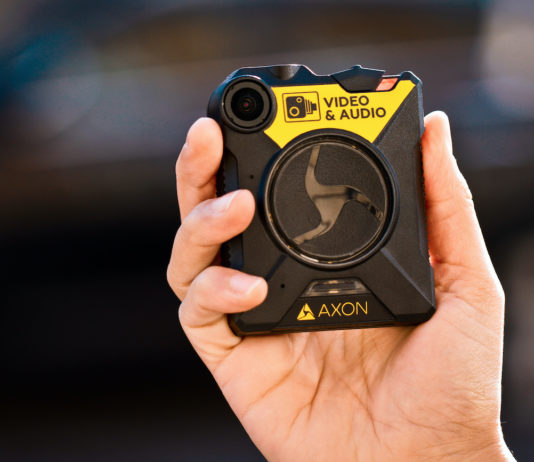 Taser per le forze dell’ordine: Axon organizza corso a Ravenna