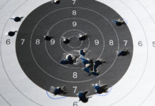 “Cambiamo le direttive tecniche per poligoni in galleria e a cielo aperto”: la richiesta dell’Uits “Cambiamo le direttive tecniche per poligoni in galleria e a cielo aperto” la richiesta dell’Uits: bersaglio da tiro a segno con fori da proiettile