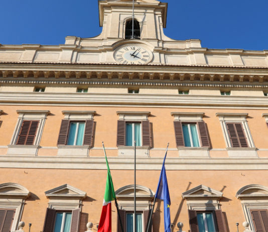Elezioni dell’Uits, interrogazione della Lega alla Camera elezioni dell'uits: facciata di palazzo montecitorio, sede della camera dei deputati, dove la lega ha presentato un'interrogazione
