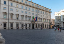 Proroga dello stato d’emergenza: che succede al porto d’armi? proroga dello stato d'emergenza: facciata di palazzo chigi, sede del governo italiano