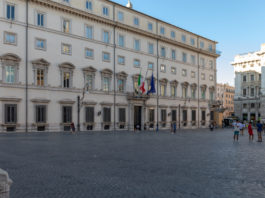 Proroga dello stato d’emergenza: che succede al porto d’armi? proroga dello stato d'emergenza: facciata di palazzo chigi, sede del governo italiano