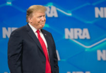 Le armi entrano nella campagna elettorale americana campagna elettorale americana: Donald Trump alla convention 2019 Nra
