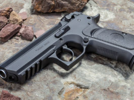 Magnum Research Baby Eagle, il ritorno di una pistola classica Magnum Research Baby Eagle, il ritorno di una pistola classica