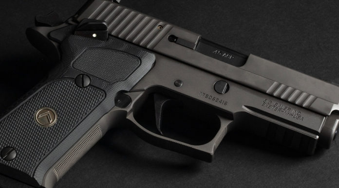 Sig Sauer P220 Legion Carry Sao, la pistola per il porto occulto in edizione limitata