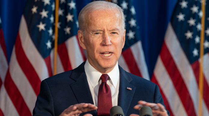 Armi in America, Biden invita parlamento a riformare la legge