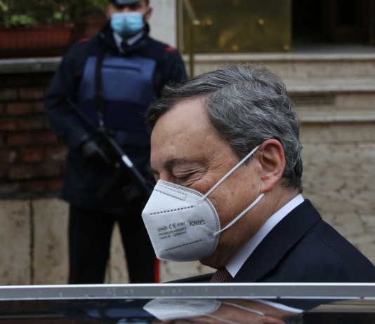 Giannini nuovo capo della polizia Giannini nuovo capo della polizia: Mario Draghi con mascherina