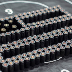 Il mercato delle armi negli Stati Uniti continua a crescere mercato delle armi negli Stati Uniti: bandiera americana formata con munizioni