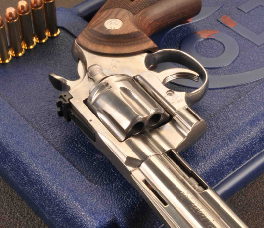 Colt Python 4”¼ cal. .357 Magnum, alla conquista del terzo millennio Colt Python 4”¼ cal. .357 Magnum, alla conquista del terzo millennio