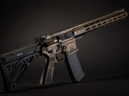 Kahr AR Trump, la carabina da collezione dedicata all’ex presidente Kahr AR Trump, la carabina da collezione dedicata all’ex presidente