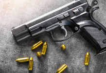 Acquisto di un’arma: che cosa dice la legge Acquisto di un’arma: pistola con munizioni