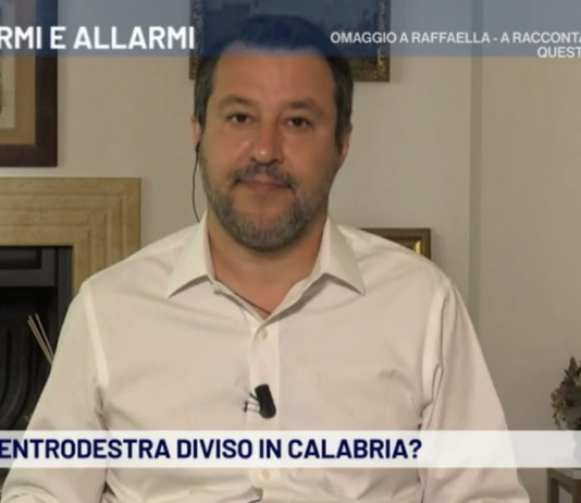Porto d’armi, le parole di Salvini ad Agorà (Rai 3) Porto d’armi, le parole di Salvini sulla Rai