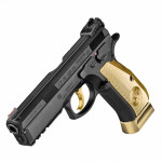 appoggiata sulla canna, la Cz 75 Sp-01 Shadow 85th Anniversary Edition
