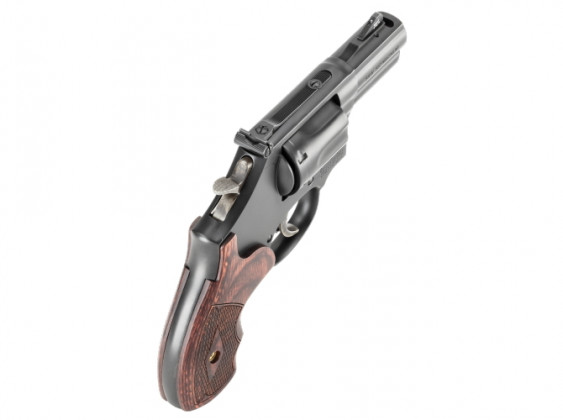 da dietro di tre quarti, il revolver per il porto occulto Smith & Wesson Model 19 Carry Comp