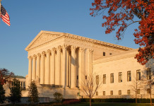 Armi negli Stati Uniti: novembre snodo decisivo Armi negli Stati Uniti: facciata della Corte suprema